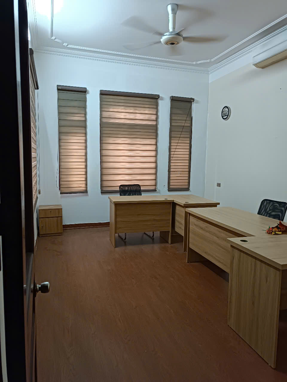 Cho thuê  nhà ngõ Định Công 4 tầng x 80m2, 6 ngủ, 19 triệu làm văn phòng, Trung tâm, mầm non... - Ảnh 3